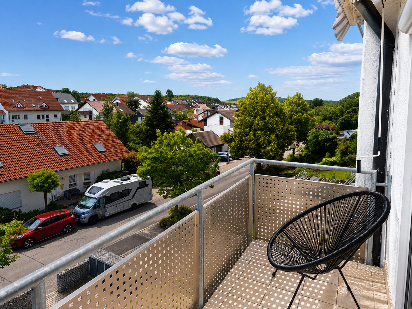 Eigener Balkon von Zimmer 2 mit Blick über Großbettlingen